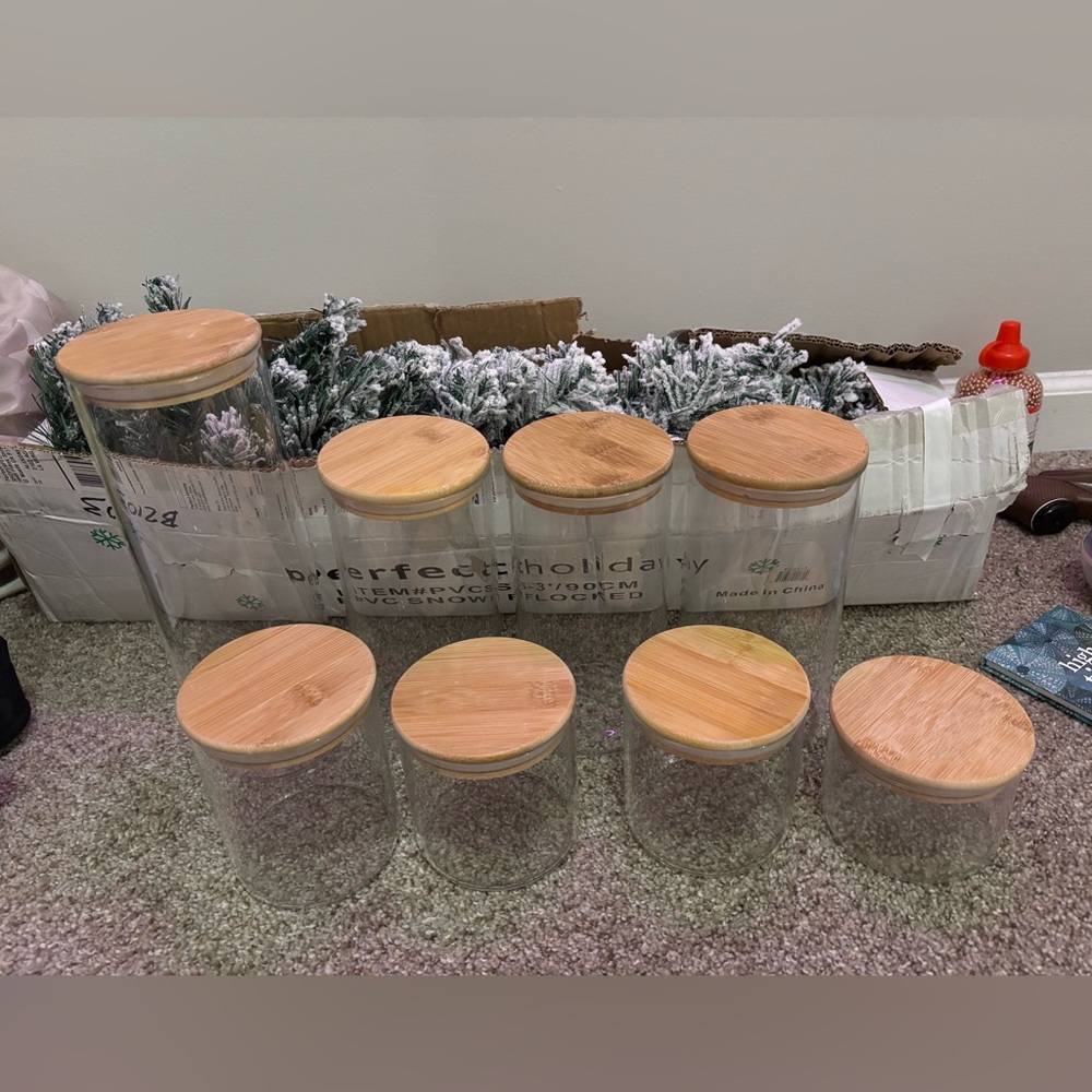8 Glass Containers